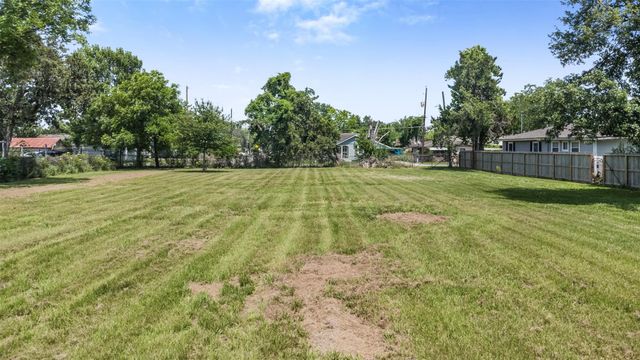 7821 Melrose Street, Houston, TX 77022