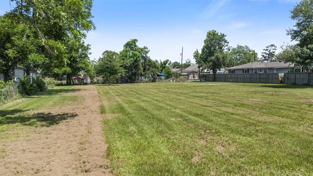 7821 Melrose Street, Houston, TX 77022
