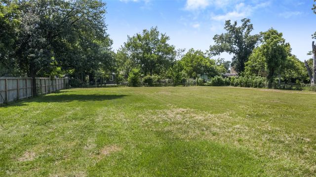 7821 Melrose Street, Houston, TX 77022