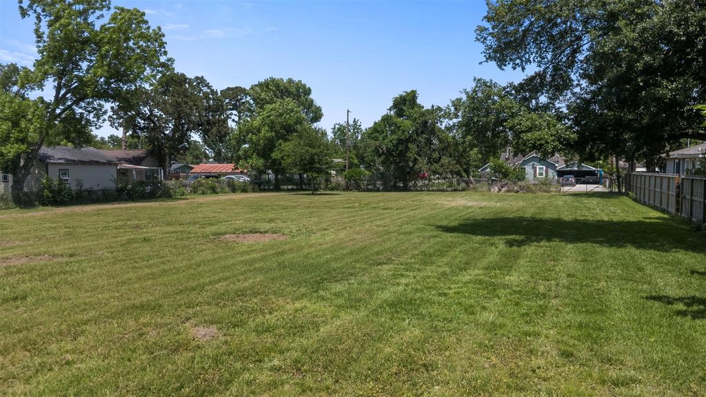 7821 Melrose Street, Houston, TX 77022