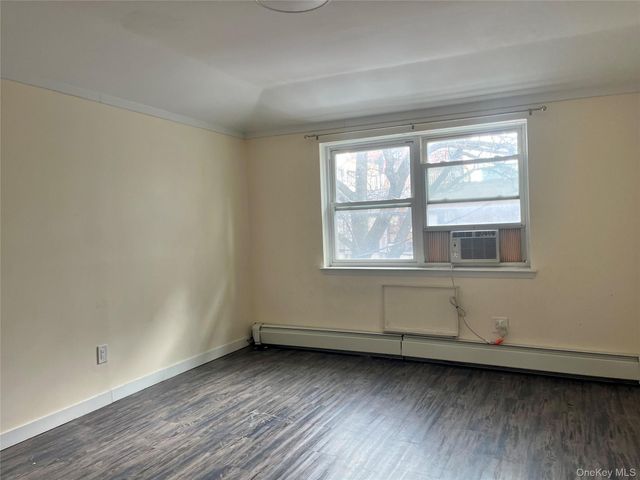142-01 37th Avenue 3F, Flushing, NY 11354