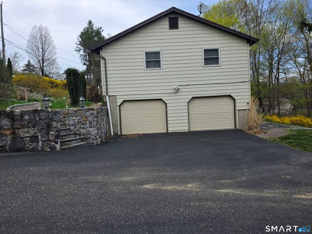 39 Charcoal Ridge Road East, New Fairfield, CT 06812