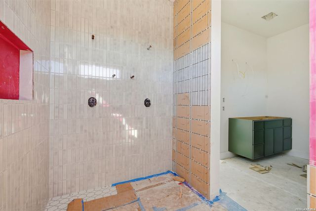 216 Sendera Way, Canyon Lake, TX 78133