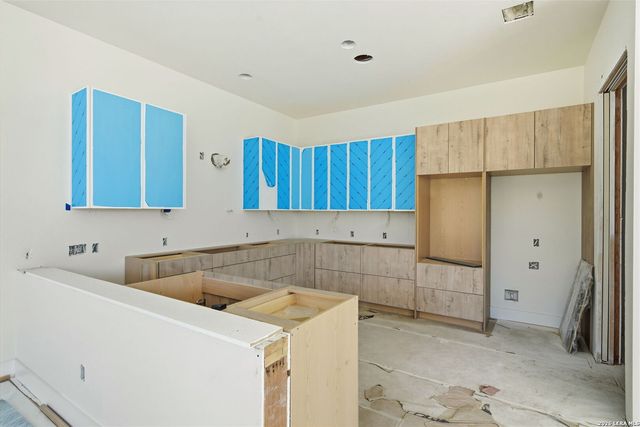 216 Sendera Way, Canyon Lake, TX 78133