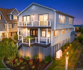 44 Washington Parkway, Stratford, CT 06615