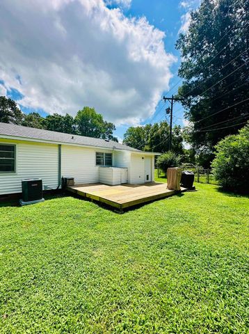 400 Wadsworth Road, Spartanburg, SC 29301