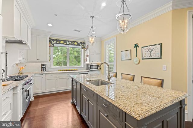 5304 PARKVIEW DR, Haverford, PA 19041