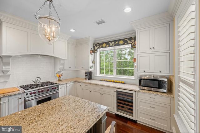 5304 PARKVIEW DR, Haverford, PA 19041