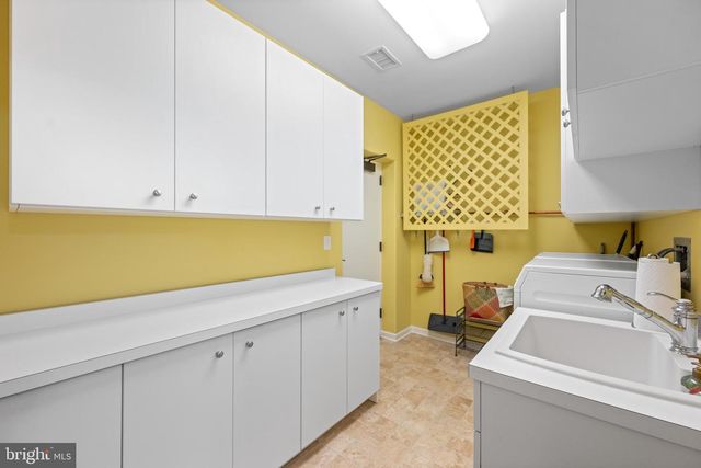 5304 PARKVIEW DR, Haverford, PA 19041