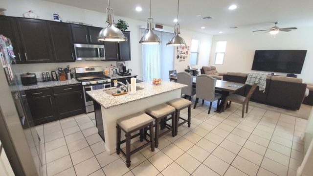 1648 S 82nd Way, Mesa, AZ 85209