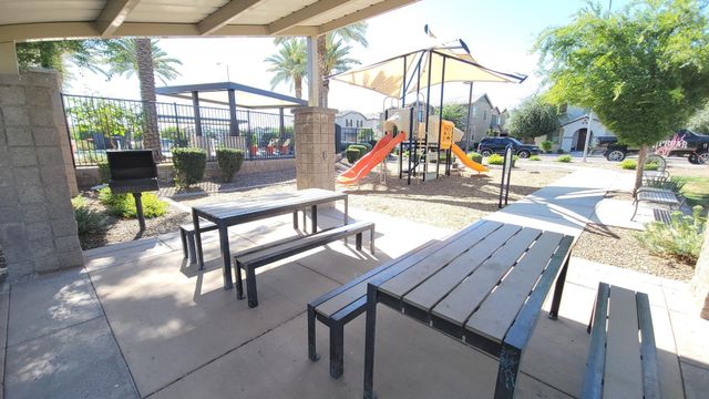 1648 S 82nd Way, Mesa, AZ 85209