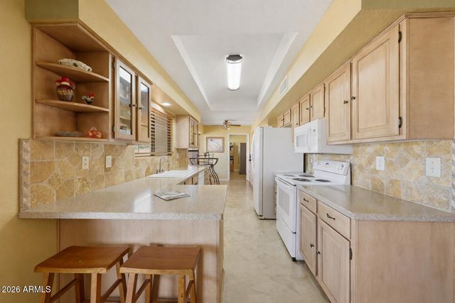 13726 W GABLE HILL Drive, Sun City West, AZ 85375
