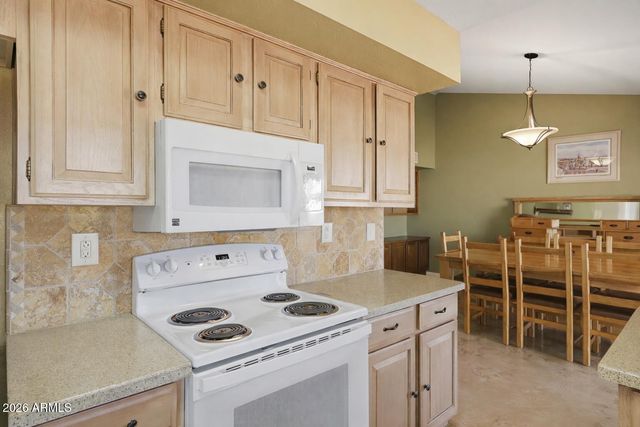 13726 W GABLE HILL Drive, Sun City West, AZ 85375