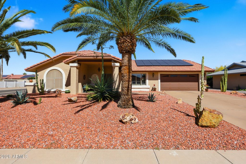 13726 W GABLE HILL Drive, Sun City West, AZ 85375