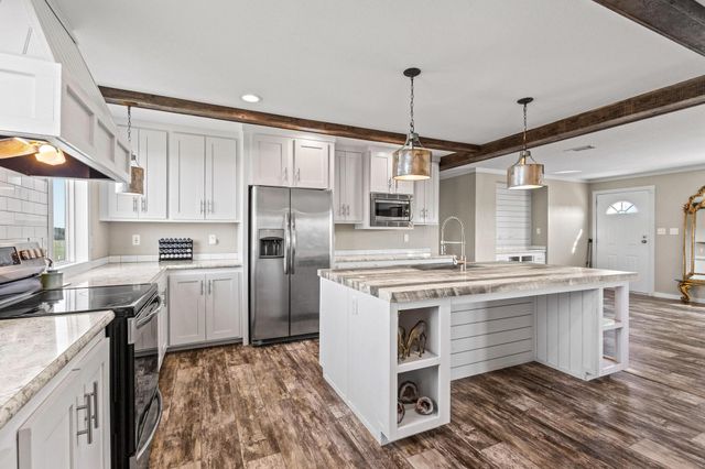 1717 E Lovers Lane, Bells, TX 75414