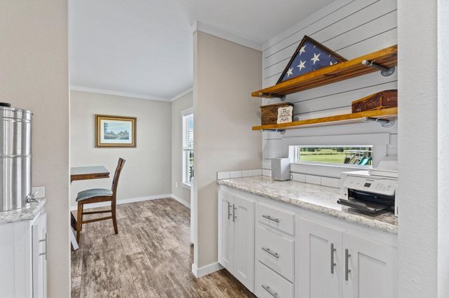 1717 E Lovers Lane, Bells, TX 75414