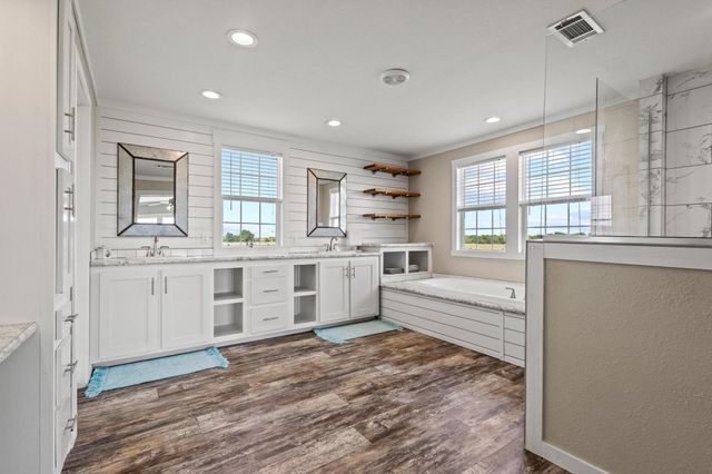 1717 E Lovers Lane, Bells, TX 75414