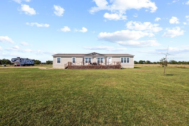 1717 E Lovers Lane, Bells, TX 75414