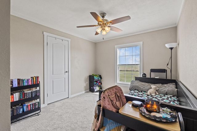 1717 E Lovers Lane, Bells, TX 75414