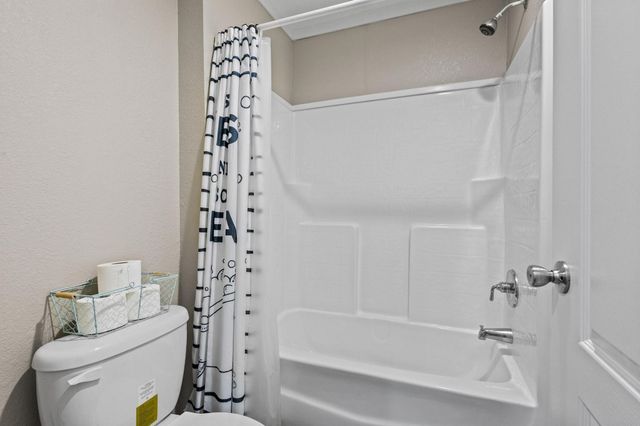 1717 E Lovers Lane, Bells, TX 75414