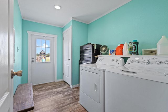 1717 E Lovers Lane, Bells, TX 75414