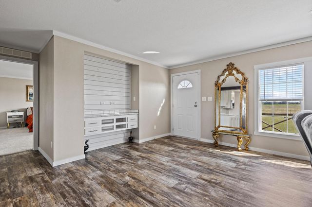 1717 E Lovers Lane, Bells, TX 75414