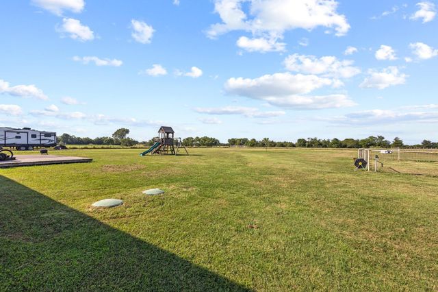 1717 E Lovers Lane, Bells, TX 75414