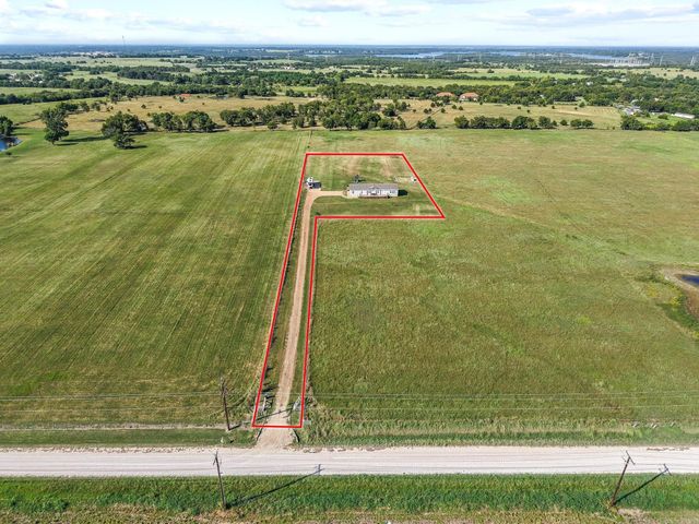 1717 E Lovers Lane, Bells, TX 75414