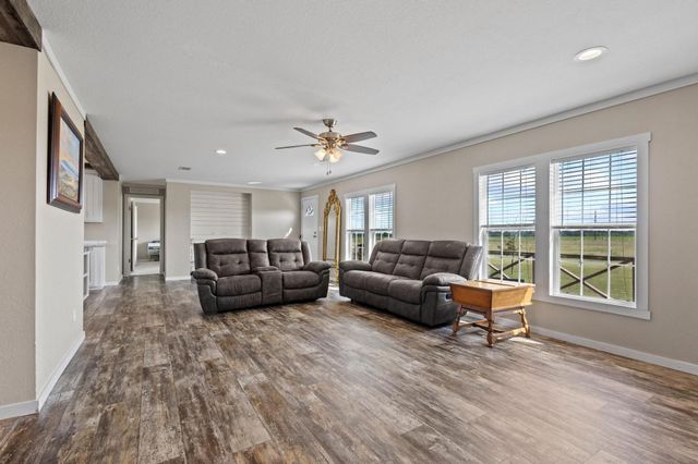 1717 E Lovers Lane, Bells, TX 75414