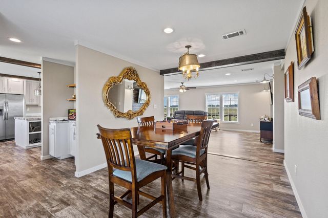 1717 E Lovers Lane, Bells, TX 75414