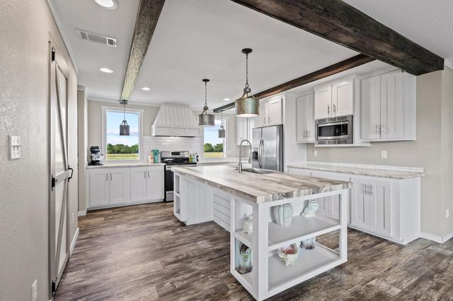 1717 E Lovers Lane, Bells, TX 75414