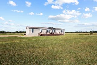 1717 E Lovers Lane, Bells, TX 75414