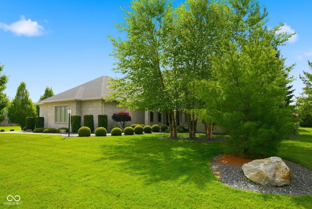 1504 N Legend Court, Muncie, IN 47304