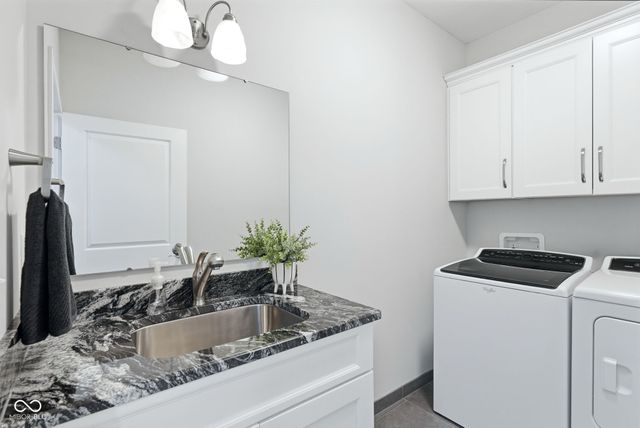 1504 N Legend Court, Muncie, IN 47304