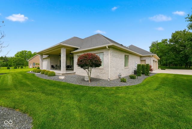 1504 N Legend Court, Muncie, IN 47304