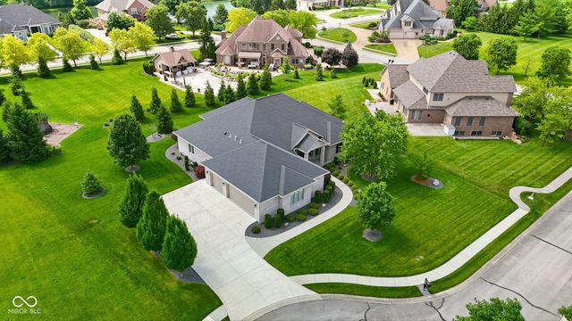 1504 N Legend Court, Muncie, IN 47304