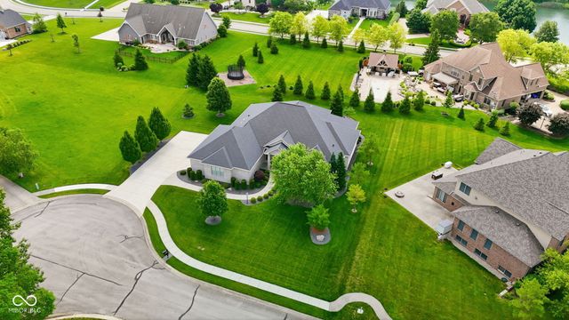 1504 N Legend Court, Muncie, IN 47304