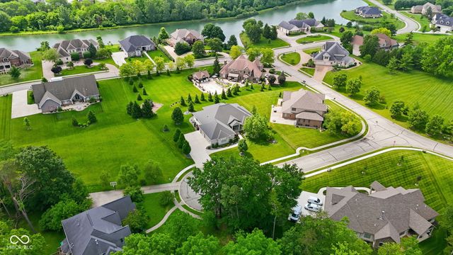 1504 N Legend Court, Muncie, IN 47304