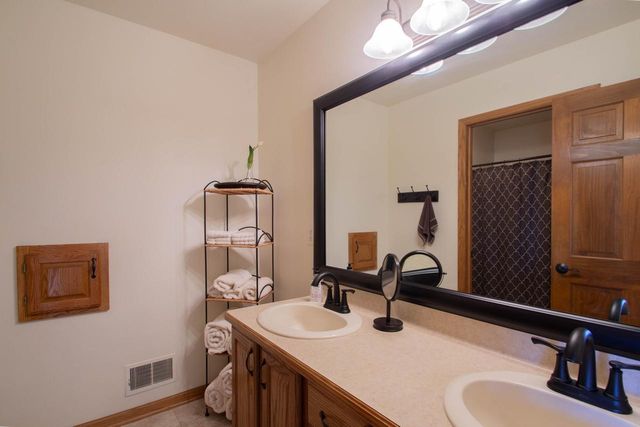 N452 Beverly DRIVE, Watertown, WI 53098