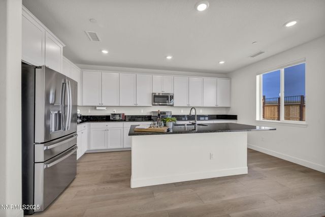 6870 Pilot Peak Road, Sparks, NV 89436