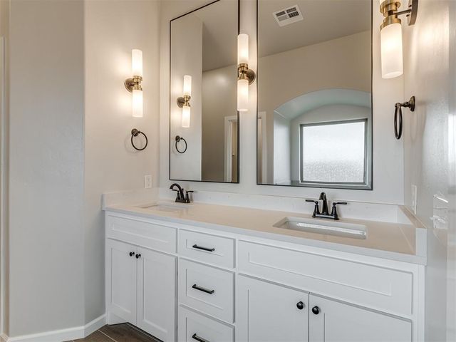 10325 SW 50th Street, Mustang, OK 73064