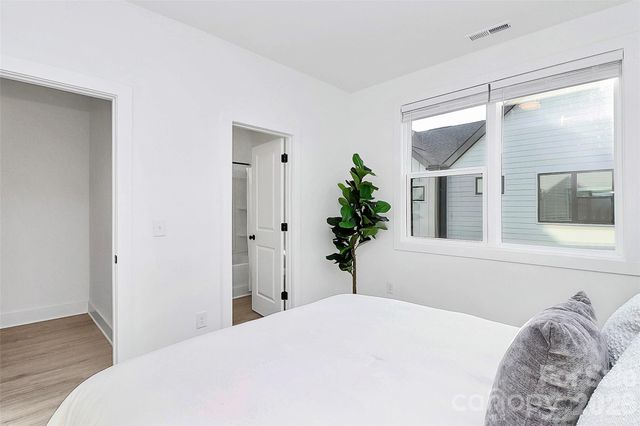 3436 Brookshire Boulevard, Charlotte, NC 28216