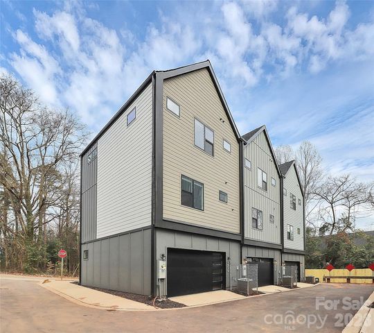 3436 Brookshire Boulevard, Charlotte, NC 28216