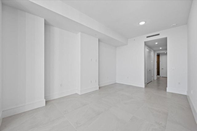 220 Lake Shore Drive 1706, Lake Park, FL 33403