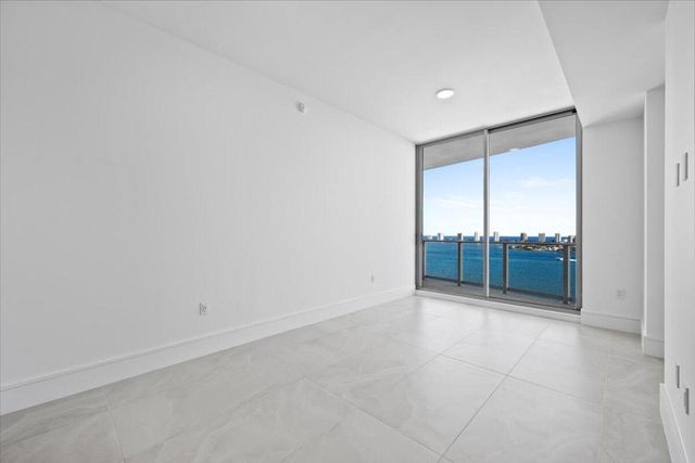 220 Lake Shore Drive 1706, Lake Park, FL 33403