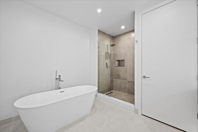 220 Lake Shore Drive 1706, Lake Park, FL 33403