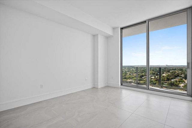 220 Lake Shore Drive 1706, Lake Park, FL 33403