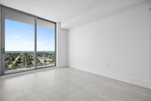 220 Lake Shore Drive 1706, Lake Park, FL 33403