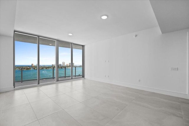 220 Lake Shore Drive 1706, Lake Park, FL 33403