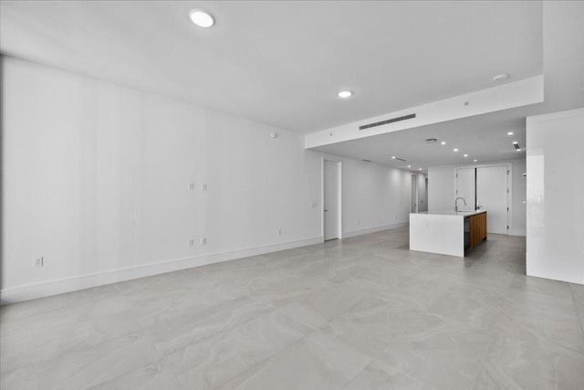 220 Lake Shore Drive 1706, Lake Park, FL 33403